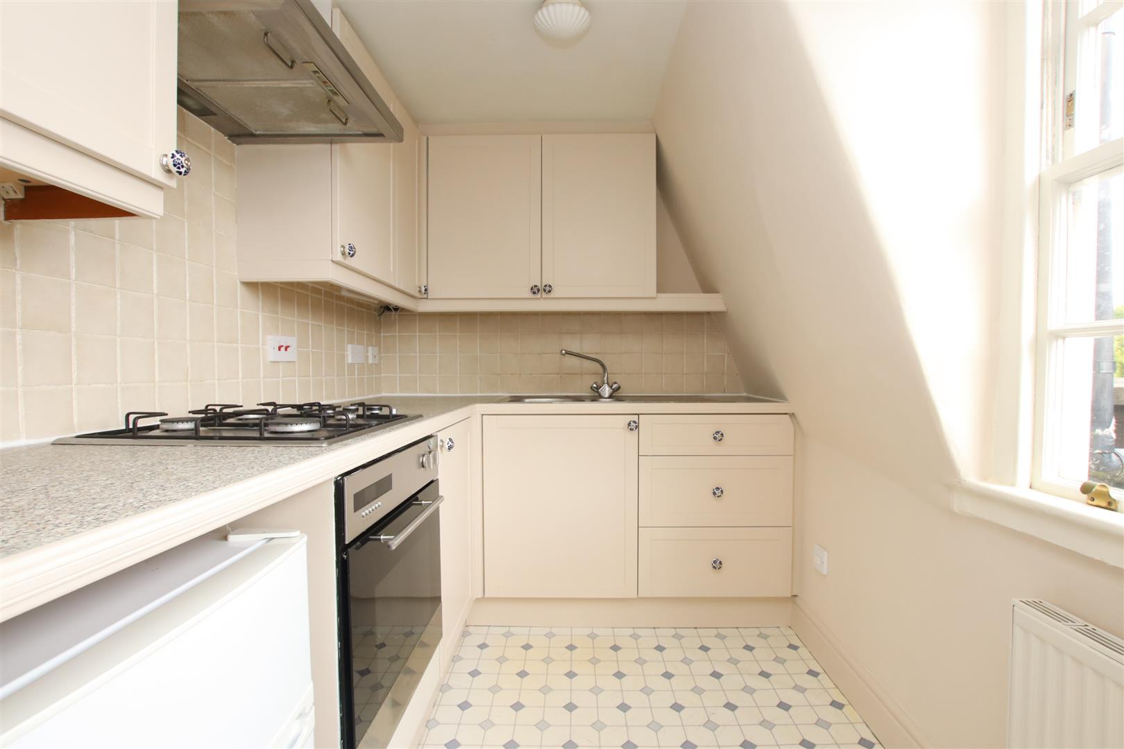 Beaufort East, Bath, BA1